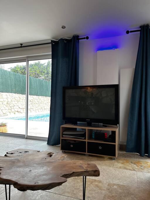 Jolie Maison Avec Vue Sur Piscine Bouc-Bel-Air Extérieur photo